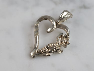 Womens Sterling Silver Floral Heart Pendant