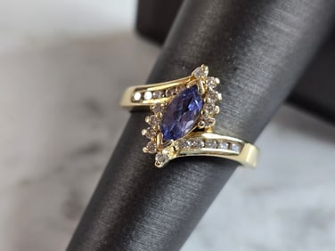 Womens Vintage Estate 14k Yellow Gold Tanzanite & Diamond Ring