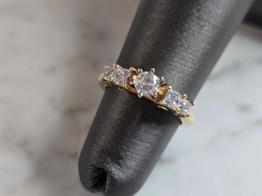 Womens Vintage Estate 14k Yellow Gold Diamond Ring