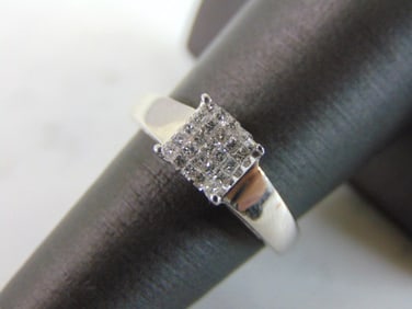 Womens Vintage Estate 10K White Gold Diamond Ring