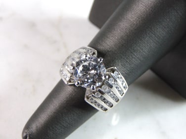 Womens Vintage Estate 10K White Gold CZ Diamond Ring