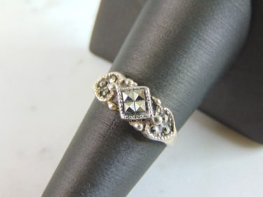 Womens Vintage Estate Sterling Silver Modernist Ring