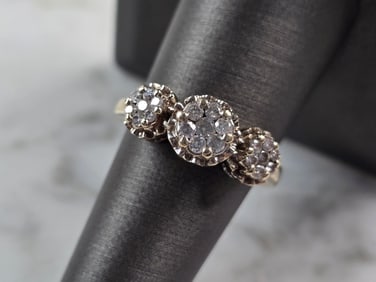 Womens Vintage Estate 10K Yellow Gold Diamond Ring
