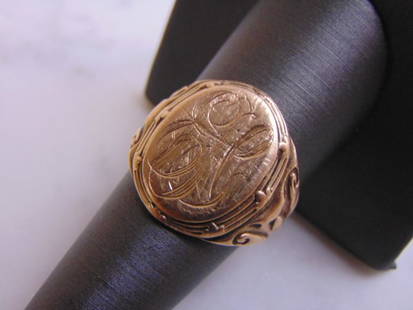 Mens Vintage Estate 10K Yellow Gold Signet Ring: A MENS VINTAGE 10K YELLOW GOLD RING WITH MONOGRAM. THE RING SIZE IS A 9.25, AND IT WEIGHS 9.3g. MONOGRAM APPEARS TO BE AN "EH". FACE DOES HAVE SOME WEAR BUT STILL A NICE EARLY PIECE OF GOLD. ANY OTHER