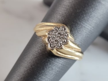 Womens Vintage Estate 10K Yellow Gold Diamond Ring