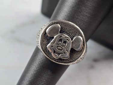 Womens Vintage Estate Sterling Silver Walt Disney Mickey Mouse Ring