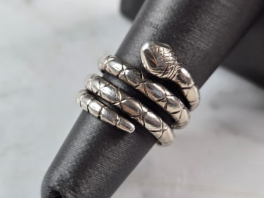 Womens Vintage Estate J & G Sterling Silver Snake Ring