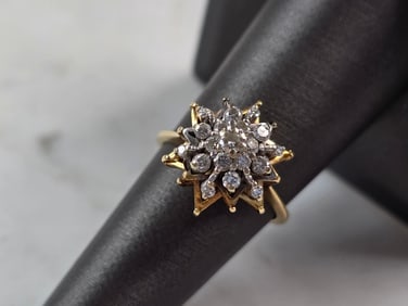 Womens Vintage Estate 14K Yellow Gold Diamond Star Ring