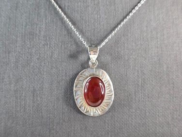 Womens Vintage Estate Sterling Silver Carnelian Pendant & Necklace