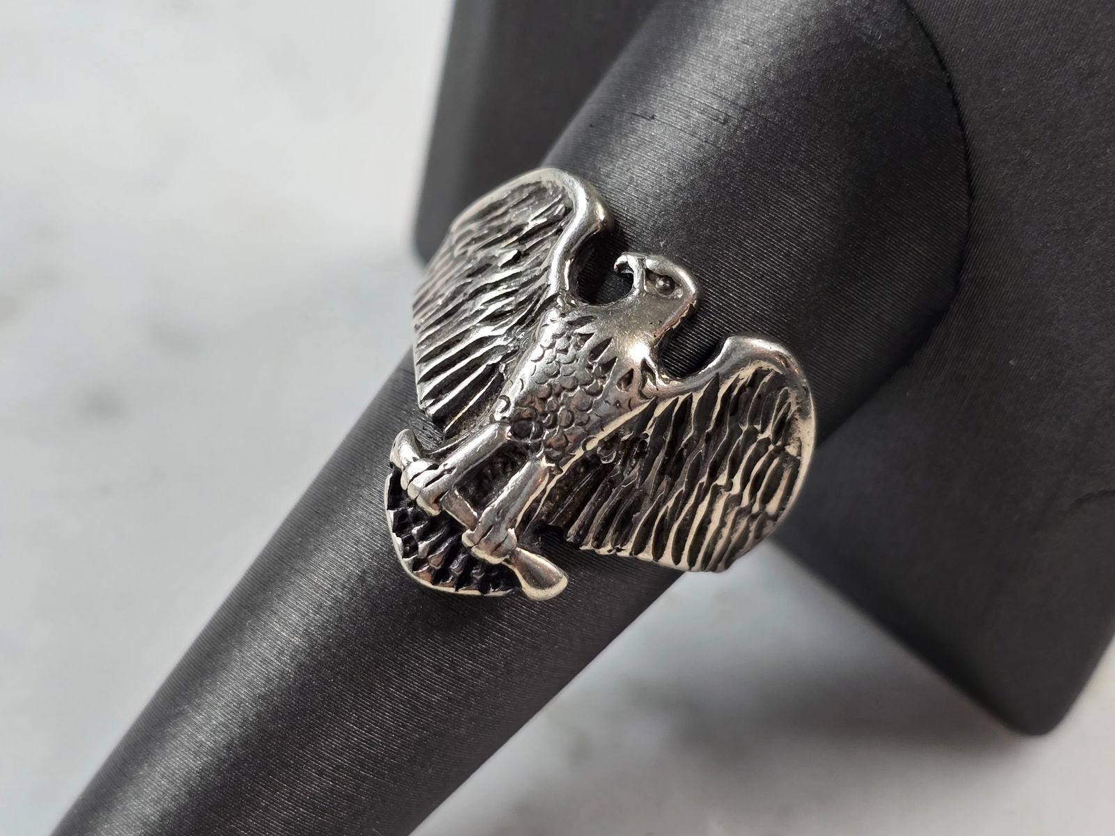Mens Vintage Estate Sterling Silver Eagle Ring (1 of 5)