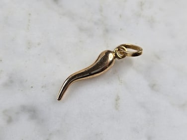 Mens Vintage Estate 14K Yellow Gold Italian Horn Pendant