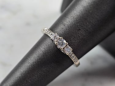 Womens Vintage Estate 14K White Gold Diamond Ring