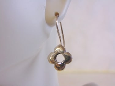 Womens Vintage Estate Sterling Silver Flower Earrings