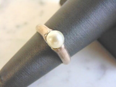 Womans Vintage Estate Sterling Silver Ring