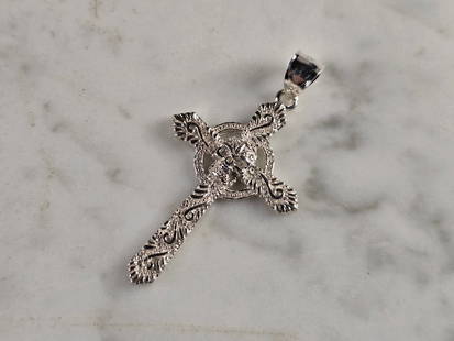 Womens Estate Sterling Silver Religious Celtic Cross Pendant: A WOMENS ESTATE STERLING SILVER RELIGIOUS CELTIC CROSS PENDANT. THE PENDANT WEIGHS 4.8g, AND MEASURES 1 3/4" LONG BY 1" WIDE. THIS WOULD MAKE A NICE GIFT FOR THAT SOMEONE SPECIAL. ANY OTHER QUESTIONS,