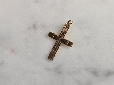 Womens Vintage Estate 14K Yellow Gold Religious Cross Charm Pendant