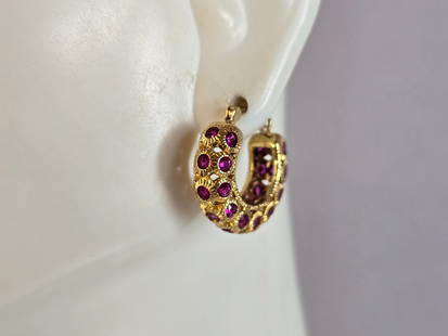 Womens Vintage Estate Sterling Silver Gold Tone Hoop Earrings: A PAIR OF WOMENS STERLING SILVER GOLD TONE HOOP EARRINGS. EARRINGS WEIGH 5.6g AND MEASURES 5/8" BY 3/4". ANY QUESTIONS, PLEASE DO NOT HESITATE TO ASK. BE SURE TO CHECK OUT SOME OF MY OTHER GREAT ITEMS