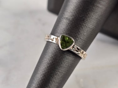 Womens Vintage Estate Sterling Silver Heart Ring