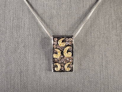 Womens Vintage Estate Sterling Silver Modernist Pendant W/ Necklace: A WOMENS VINTAGE ESTATE STERLING SILVER MODERNIST PENDANT WITH NECKLACE. TOGETHER NECKLACE AND PENDANT WEIGHS 6.7g. PENDANT MEASURES 3/4" LONG BY 1/2" WIDE. NECKLACE MEASURES 18" LONG. MAKES