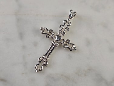 Womens Vintage Estate Sterling Silver Religious Cross Pendant