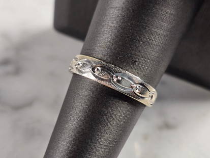 Womens Vintage Estate 14k White Gold Modernist Ring Band: A WOMENS VINTAGE ESTATE 14k WHITE GOLD MODERNIST BAND RING. THE RING WEIGHS 2.8g AND MEASURES 3/16" WIDE. RING IS A SIZE 7.5 AND IS STAMPED "14K". MAKES A GREAT GIFT FOR THAT SOMEONE SPECIAL. ANY