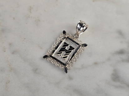 Womens Sterling Silver Initial Letter " H " Pendant: A WOMENS STERLING SILVER INITIAL LETTER "H" PENDANT. PENDANT WEIGHS 1.0g AND MEASURES 7/8" LONG BY 1/2" WIDE. MAKES A GREAT GIFT FOR THAT SOMEONE SPECIAL. ANY QUESTIONS, PLEASE ASK. BE SURE TO