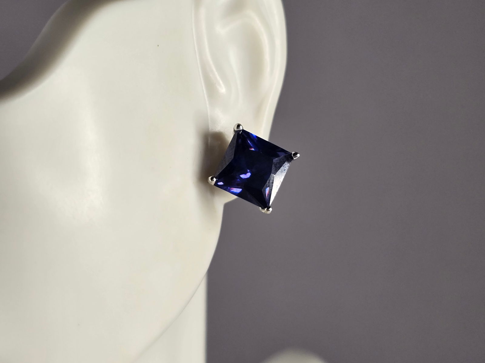 Womens Vintage Estate Sterling Silver Tanzanite CZ Stud Earrings (1 of 4)