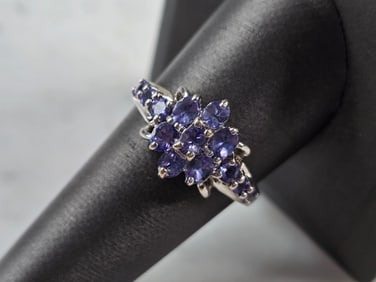 Womens Vintage Estate Sterling Silver Tanzanite Ring