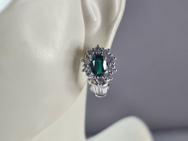 Womens Vintage Estate Sterling Silver Emerald CZ Stud Earrings