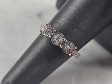 Womens Vintage Estate 10K Yellow Gold Diamond Ring