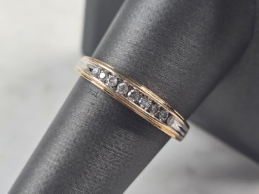 Womens Vintage Estate 10K Yellow Gold Diamond Ring