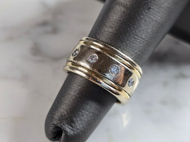 Womens Vintage Estate 18K Yellow & White Gold Diamond Novell Ring