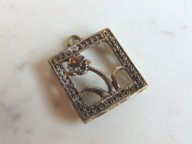 Womens Vintage Estate Sterling Silver Flower Pendant