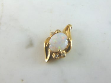 Womens Vintage Estate 14K Gold Opal Diamond Pendant