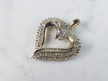 Womens Vintage Estate 10K Gold Heart Diamond Pendant