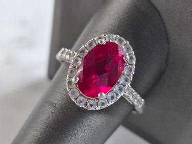 Womens Vintage Estate Sterling Silver Ruby Colored CZ Stone Ring