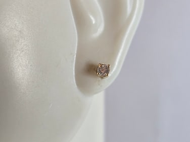 Pr 14K Yellow Gold .14ct Diamond Stud Earrings