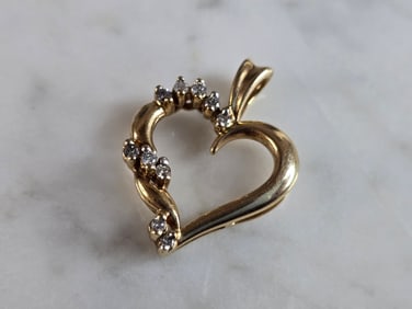 Womens Vintage Estate 10K Gold Diamond Heart Pendant
