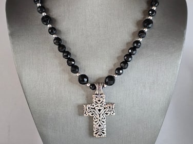 Womens Vintage Estate Sterling Silver Cross Pendant & Necklace