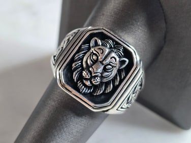 Mens Sterling Silver Lions Head Ring