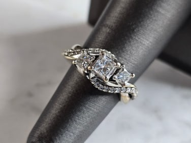 Womens Vintage Estate 14k White Gold Diamond Engagement Ring