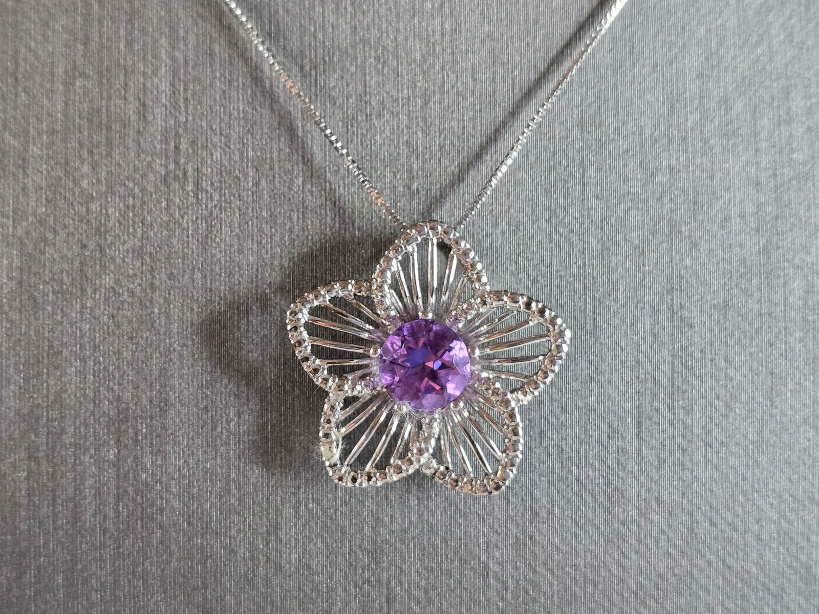 Womens Estate Sterling Silver Flower Pendant Necklace (1 of 4)