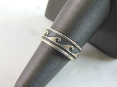 Womens Vintage Sterling Silver Modernist Wave Ring