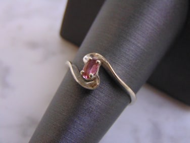 Womens Vintage Estate 14k White Gold Ring w/ Rhodolite