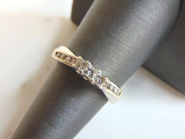 Womens Vintage Estate 10K White Gold Diamond Ring