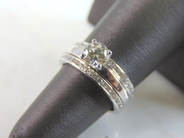 Womens Vintage 18K White Gold Diamond Ring