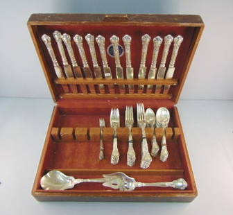 Gorham Sterling Silver Chantilly Monogram Flatware 78Pc: FOR SALE IS THIS VINTAGE GORHAM STERLING SILVER CHANTILLY MONOGRAM FLATWARE. THERE IS A TOTAL OF 78PCS, WITH A TOTAL WEIGHT OF 7.78LBS, BLADES ON THE KNIFES ARE STAINLESS STEEL. FLATWARE HAS A CHANTIL