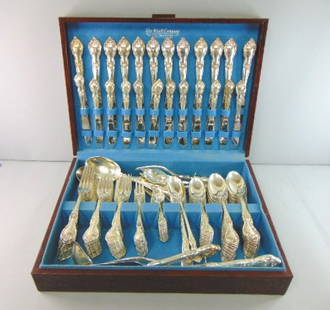 Vintage Lunt Sterling Silver Alexandria Flatware Set: A LOVELY SET OF LUNT STERLING SILVER ALEXANDRIA FLATWARE. IN THE SET THERE ARE A TOTAL OF 145PCS, WITH A TOTAL WEIGHT OF 14.56LBS, BLADES ON THE KNIFES ARE STAINLESS STEEL SO TOTAL WEIGHT IS NOT ALL S