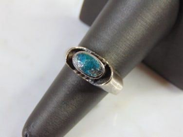Womens Vintage Estate Sterling Silver Turquoise Ring