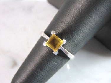 Womens Sterling Silver Ring w/ Golden Beryl Colored Stone